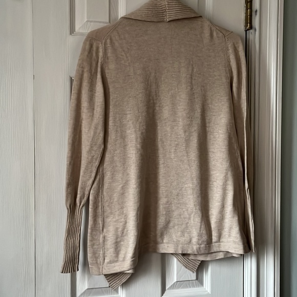 Gap cream colored waterfall cardigan size small - Picture 3 of 13